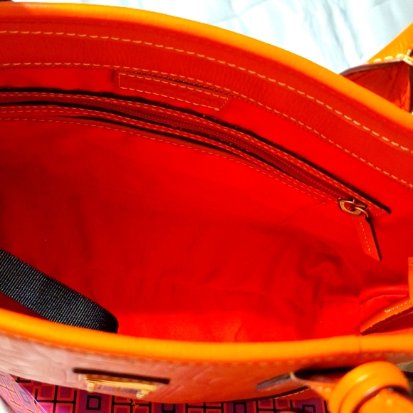 Dooney & Bourke Pattern stamped grain leather satchel - Picture 4 of 6